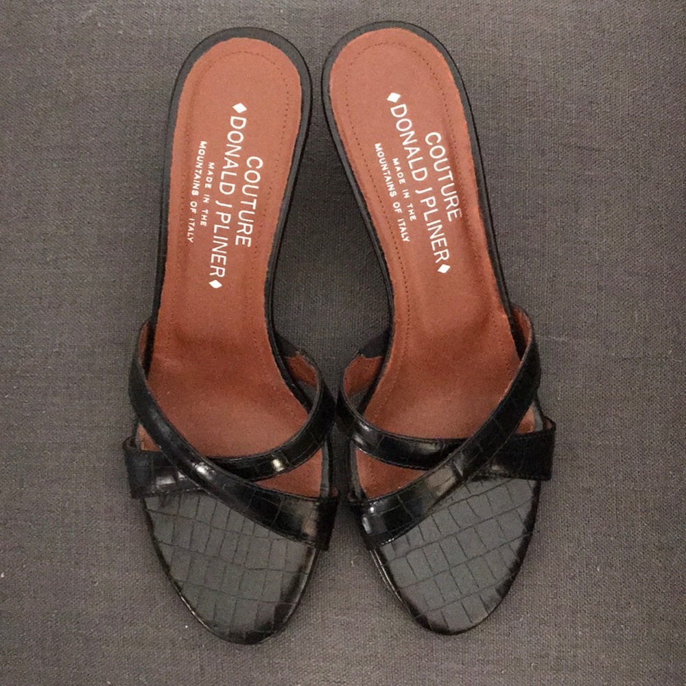 Couture Donald J Pilner Xstrap Kitten Heels